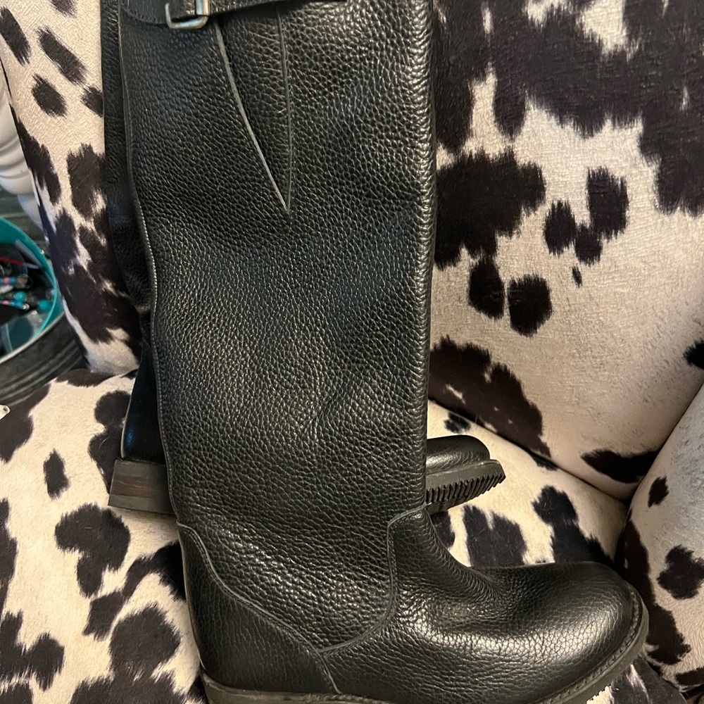 Womens boots size 7